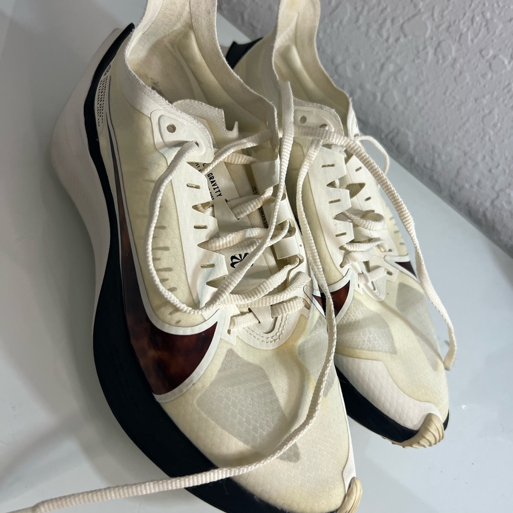 Nike Cream and Black Women's Shoes